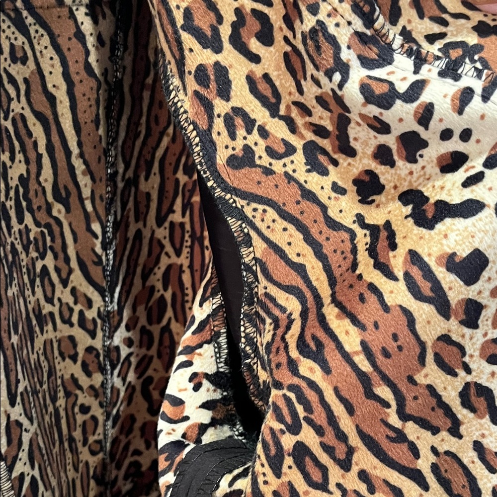 Via Spiga Black Trench Coat with Leopard Print Lining - Picture 7 of 8